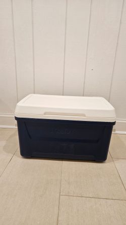 New IGLOO Laguna Cooler (2 Available)