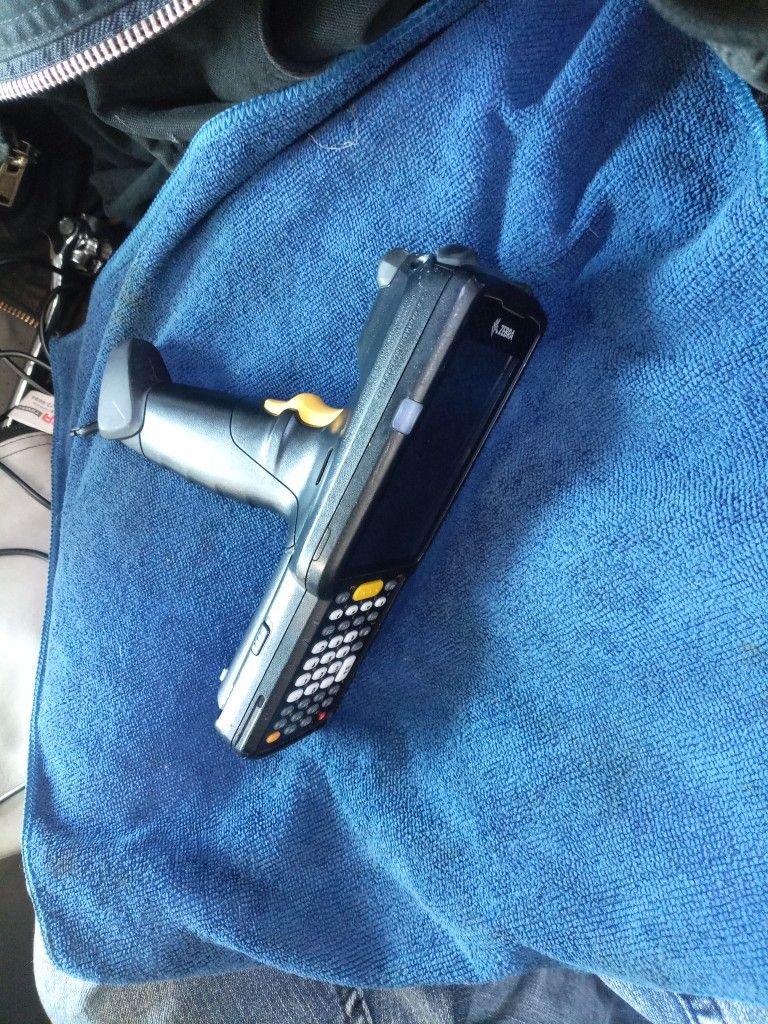 Zebra MC330K Handheld Computer Barcode Scanner