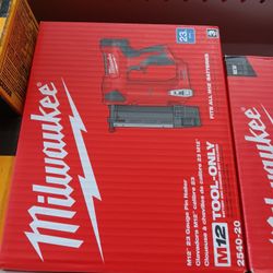 Milwaukee new 23 Pin Nailer M12