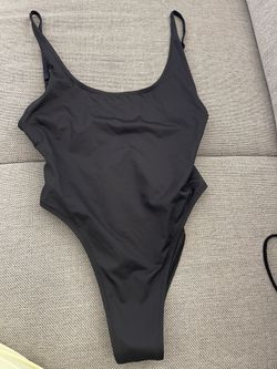 Skims Signature Swim Scoop Neck One Piece 