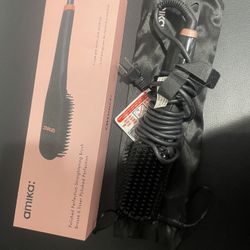 Amika Hair Brush 