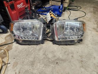 Toyota tundra headlights oem