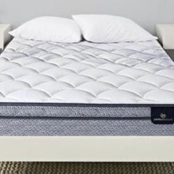 LIKE NEW Serta Plush mattress