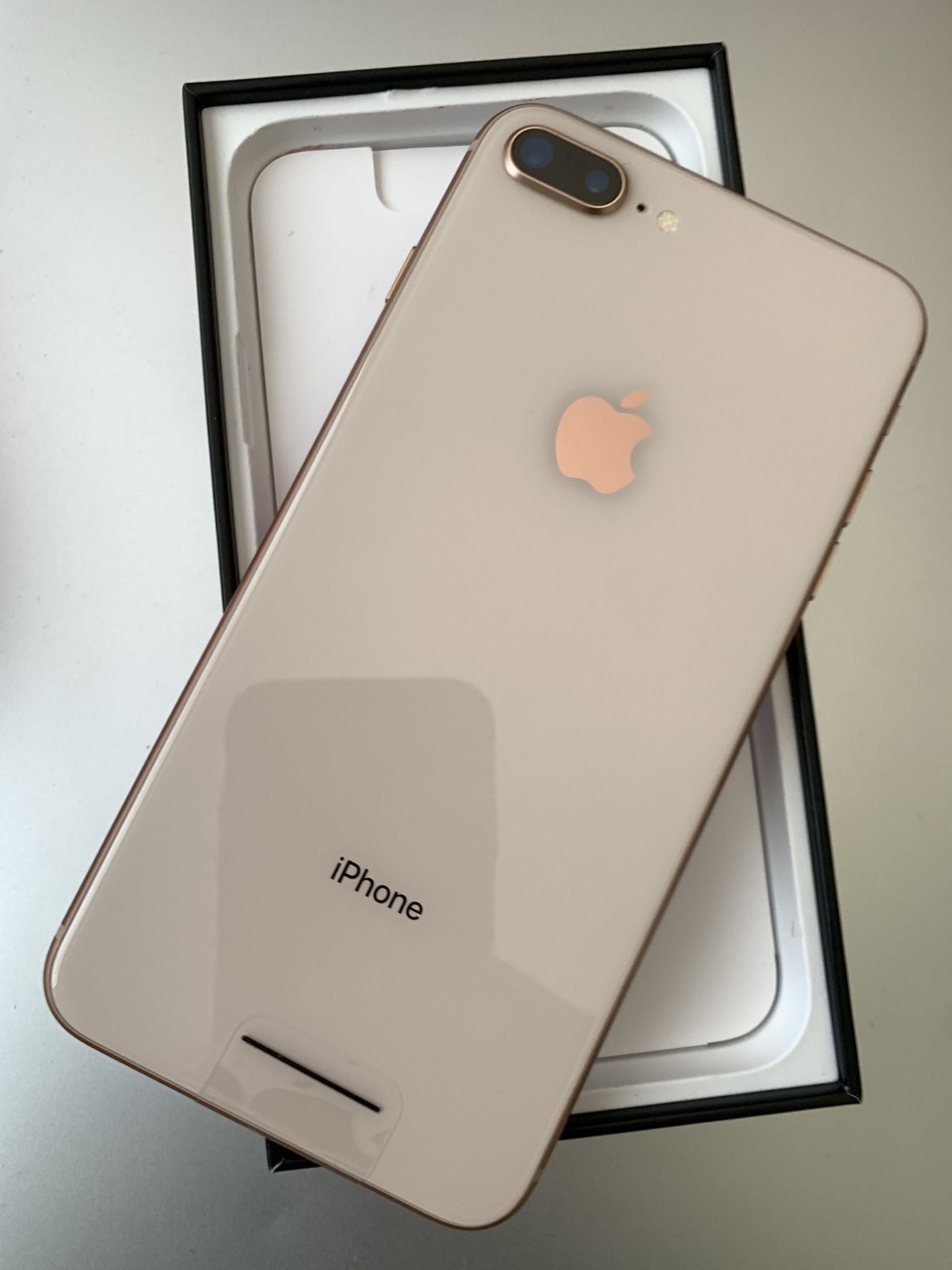 Iphone 8+ Plus 64GB ANY CARRIER GOLD