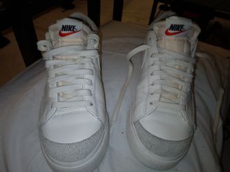 Nike blazers triple White size 9