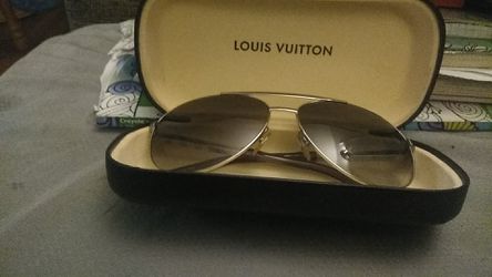 LOUIS VUITTON attitude arviator sunglasses model number ZO340U with case  for Sale in Phoenix, AZ - OfferUp