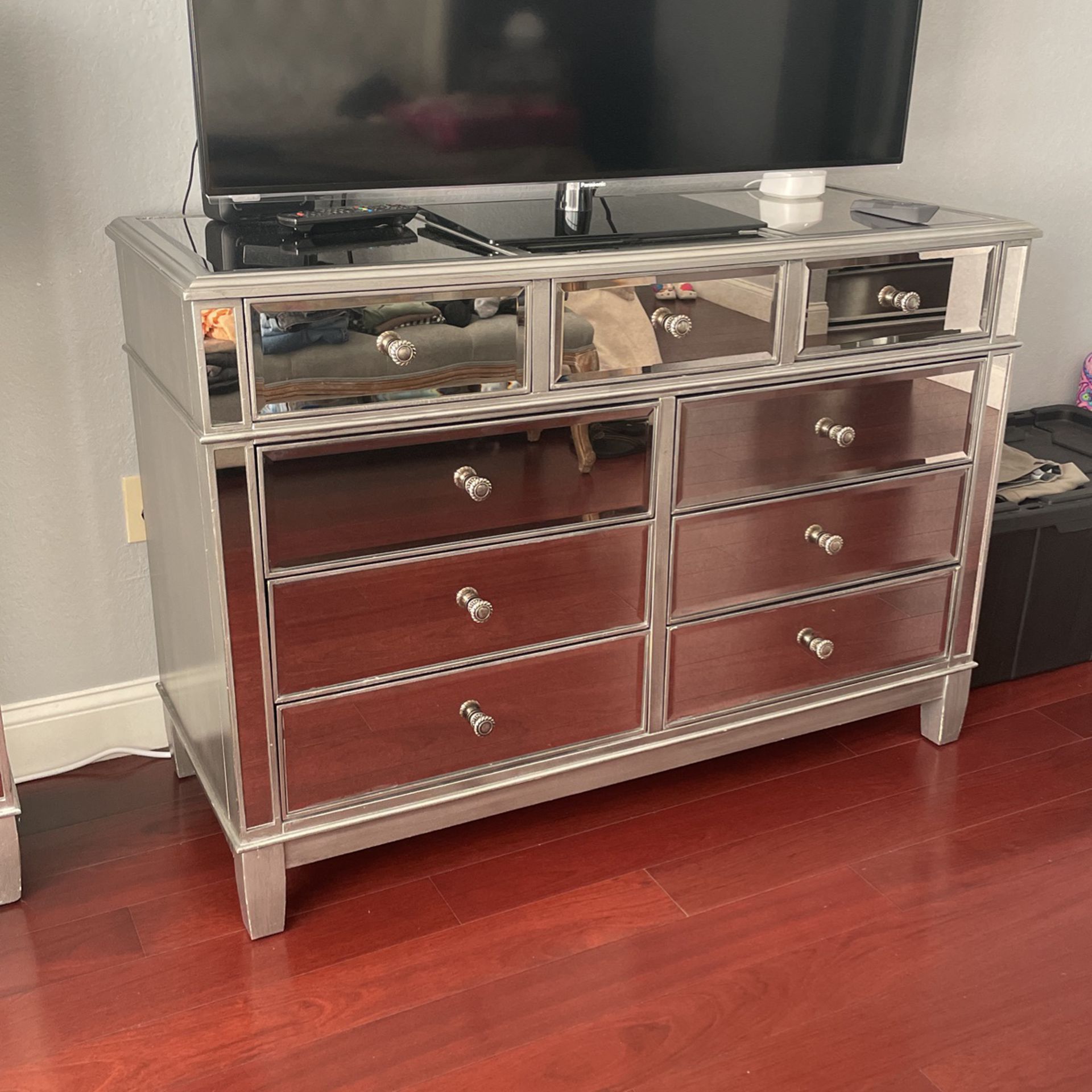 Mirrored Bedroom Set Dresser And Night Stand