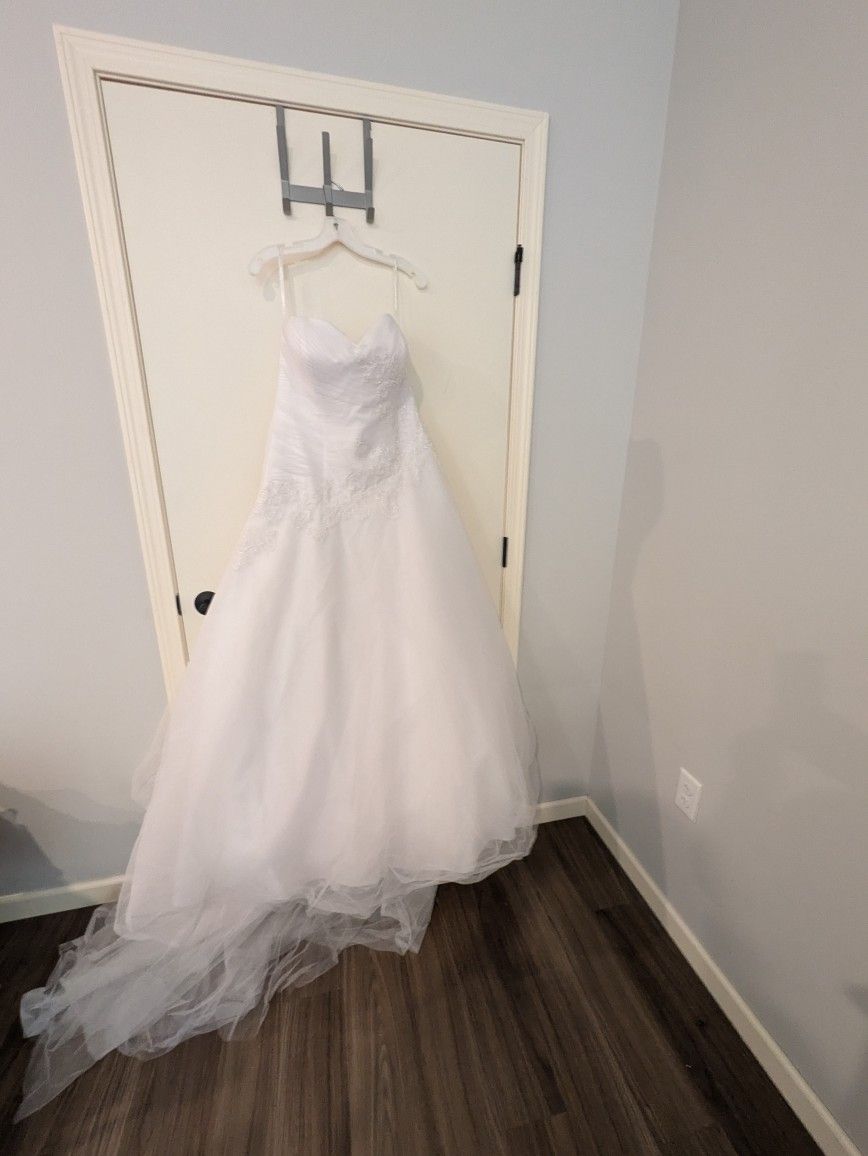 Open To Nagotiatons On Price Davids Bridal Wedding Dress Only Worn Once