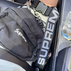 Supreme Shoulder Bag Black