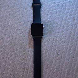 Apple Watch Series 3.  42mm