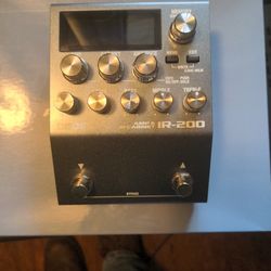 Boss IR 200 Amp Cab sim and IR Loader guitar pedal