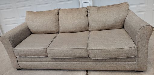 Couch (free delivery)
