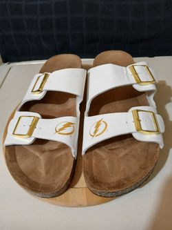 women's Tampa Bay lightning double buckle sandals size XL 11/12. like new. true to size