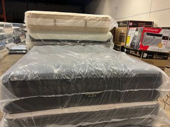 💥King mattress Beautyrest Black series three medium pillowtop 💥