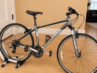 Trek Dual Sport Hybrid Bike | 1-owner | New Tires & Grips