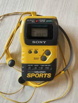 🎧 Vintage Rare Sony Walkman Radio From 90s With Original Headphones