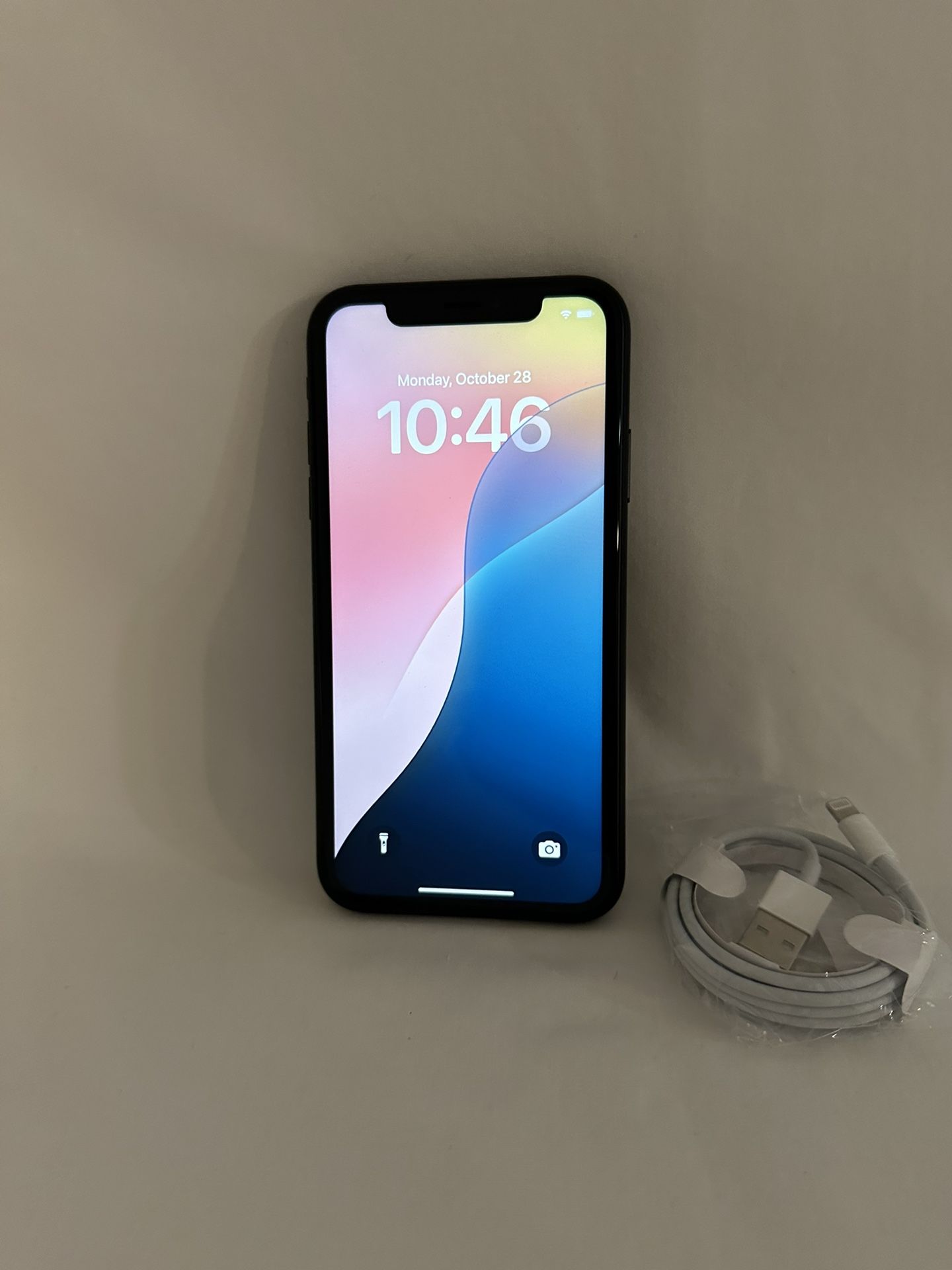 iPhone XR 64 GB W/ Face ID Unlocked EXCELLENT CONDITION 