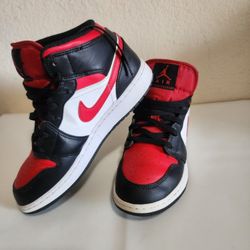 Air Jordan 1 Mid Black Fire Red (GS)