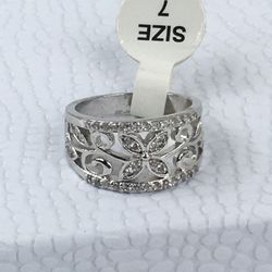 PRETTY WOMENS RING SIZE 7 NEW CONDITION RING FOR WOMEN ✨HIGH QUALITY   