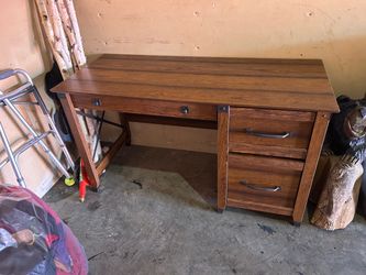 Desk - like new