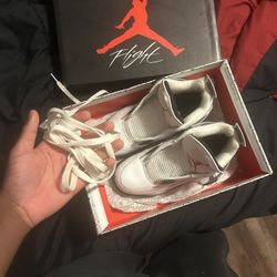 Jordan’s 4s size 7 