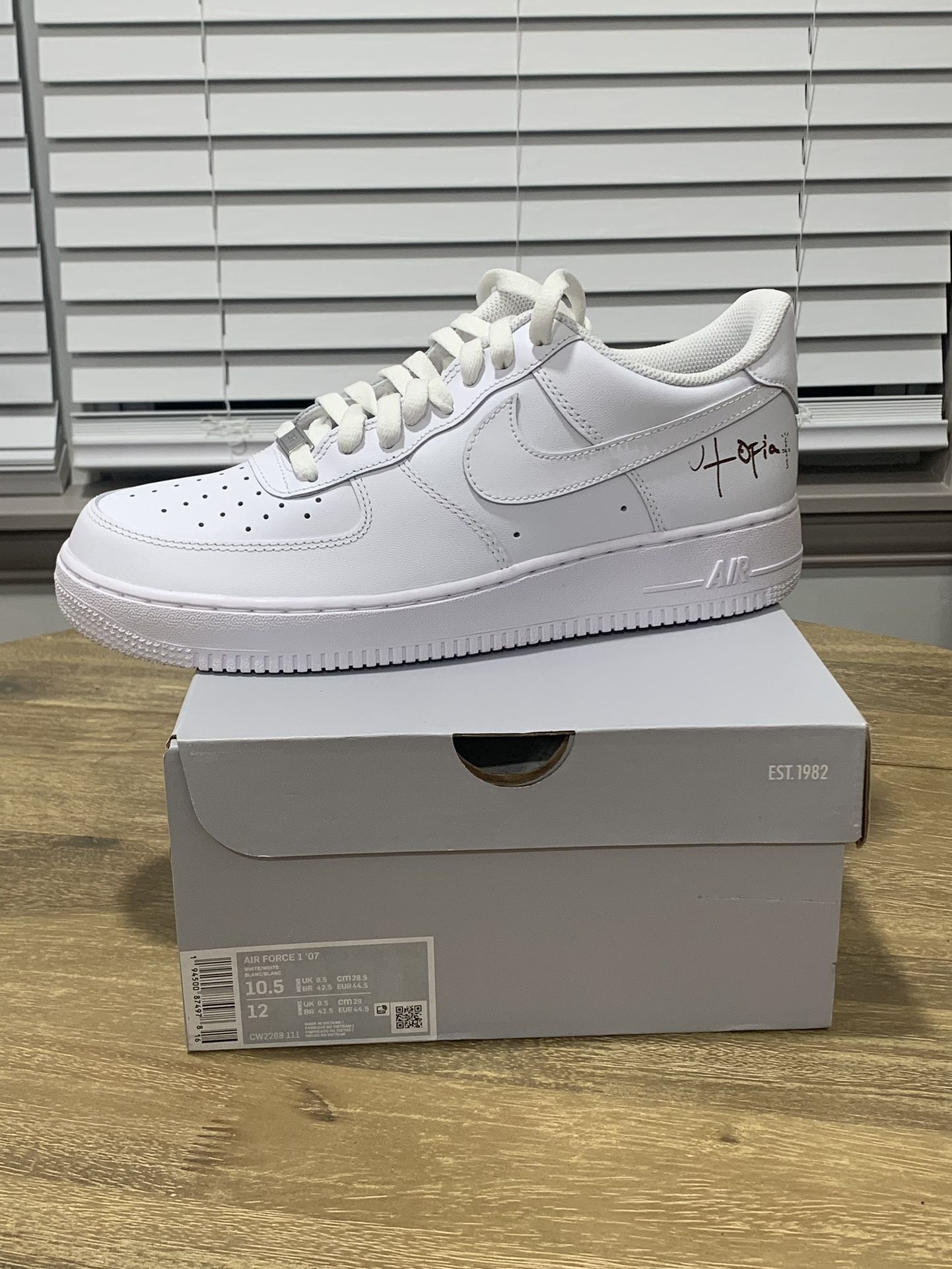 NIKE AIR FORCE 1 (TRAVIS SCOTT CACTUS JACK UTOPIA EDITION)
