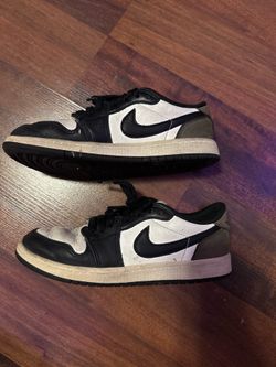 Jordan 1 lows mocha color way size youth 2.5