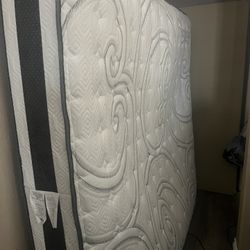 Free King Mattress And Accesories