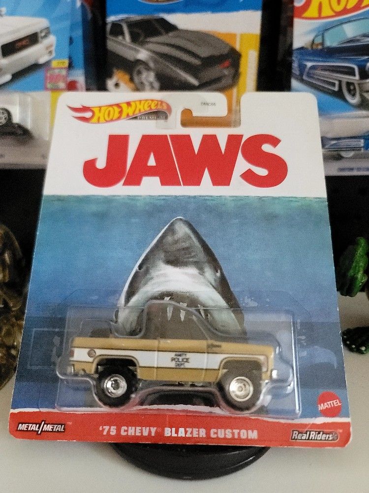 Hot Wheels Premium Jaws '75 Blazer Custom