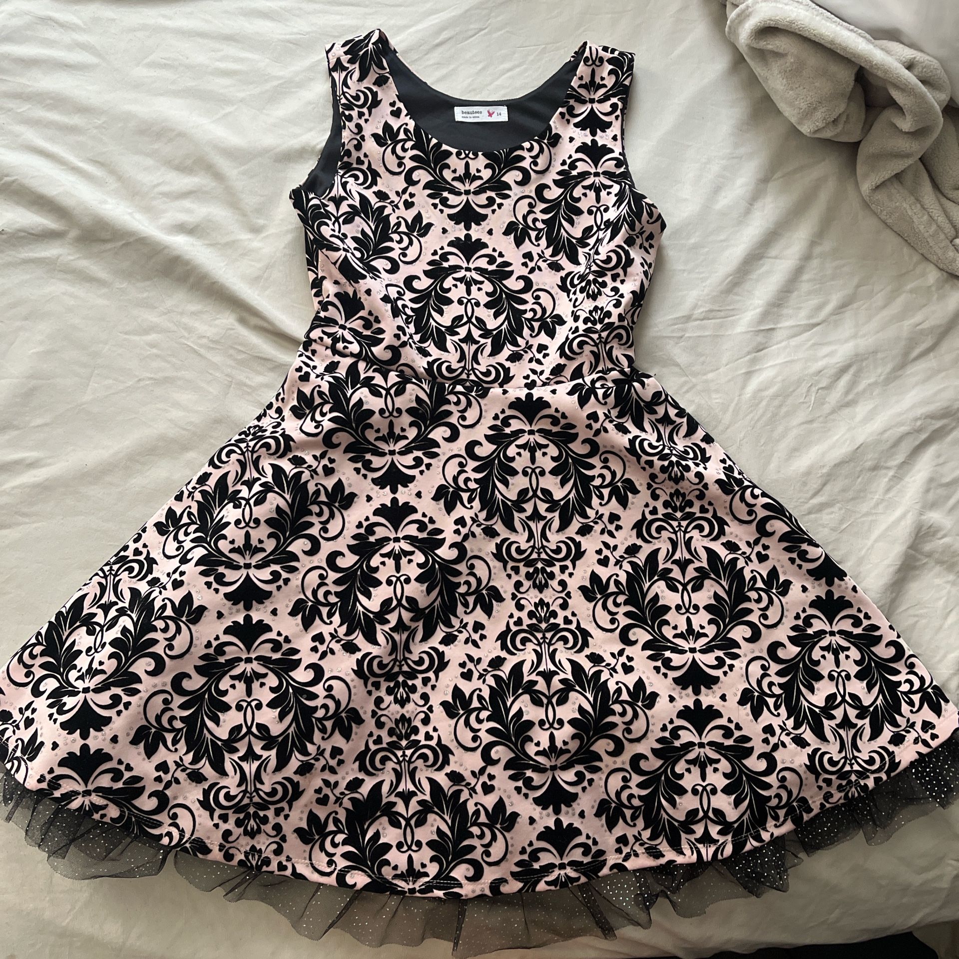 Elegant Young Girls Size 14 Dress