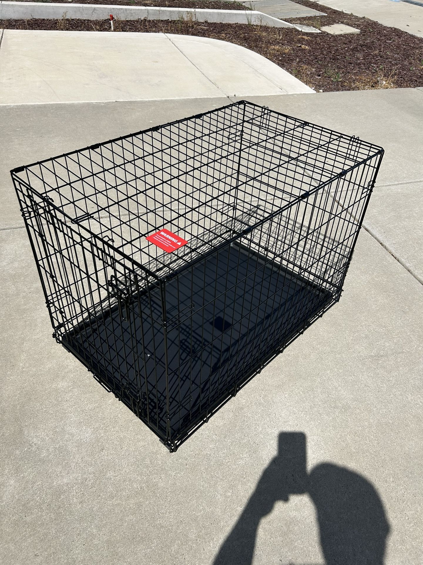 Dog Crate-3 Weeks Old. Like New. 36”x 24”x 22”