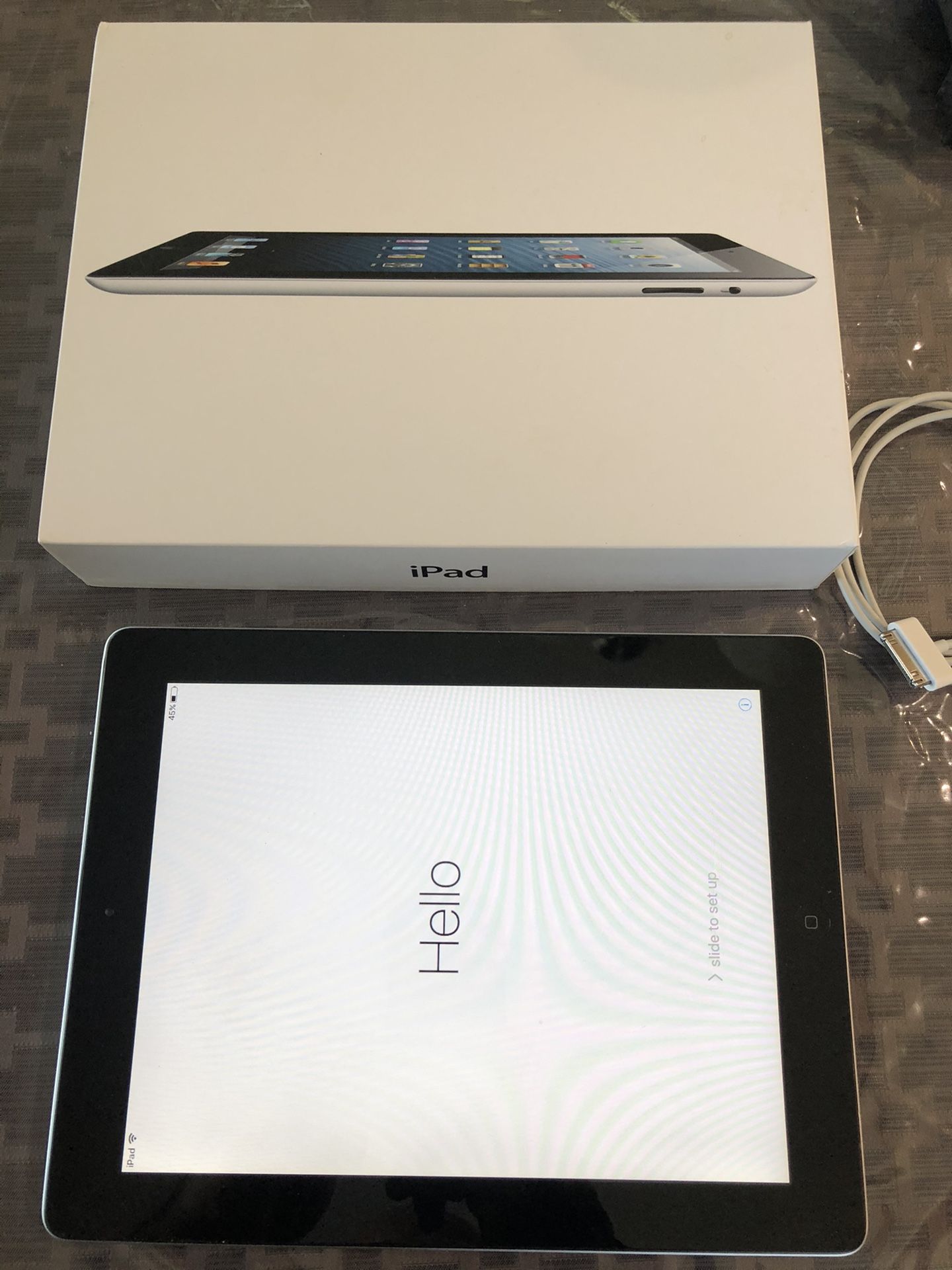 iPad 2 - 16GB - Like New!