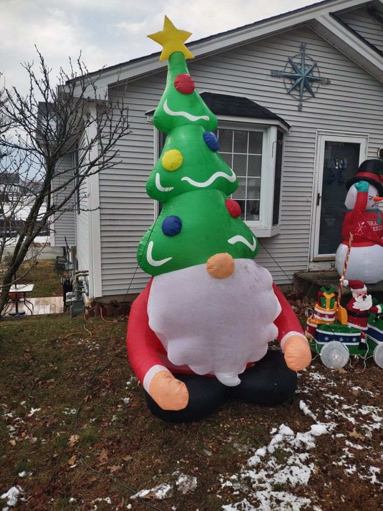 Christmas Inflatables/Blow-ups