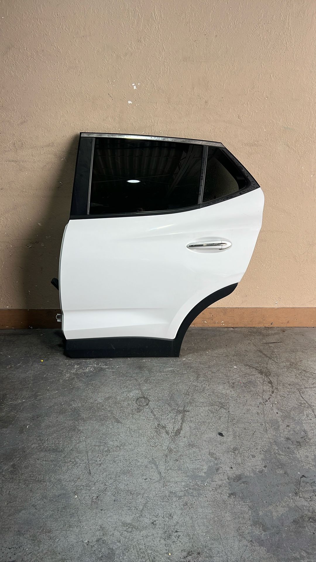 20-24 Buick Encore Gx Left Rear Door 2020 2021 2022 2023 2024