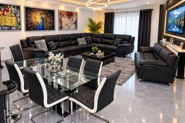 Juego de sala y de comedor ideal para la familia