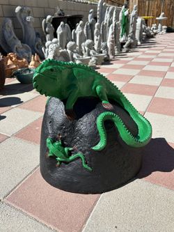 New Iguanas Made Out Of Cement 