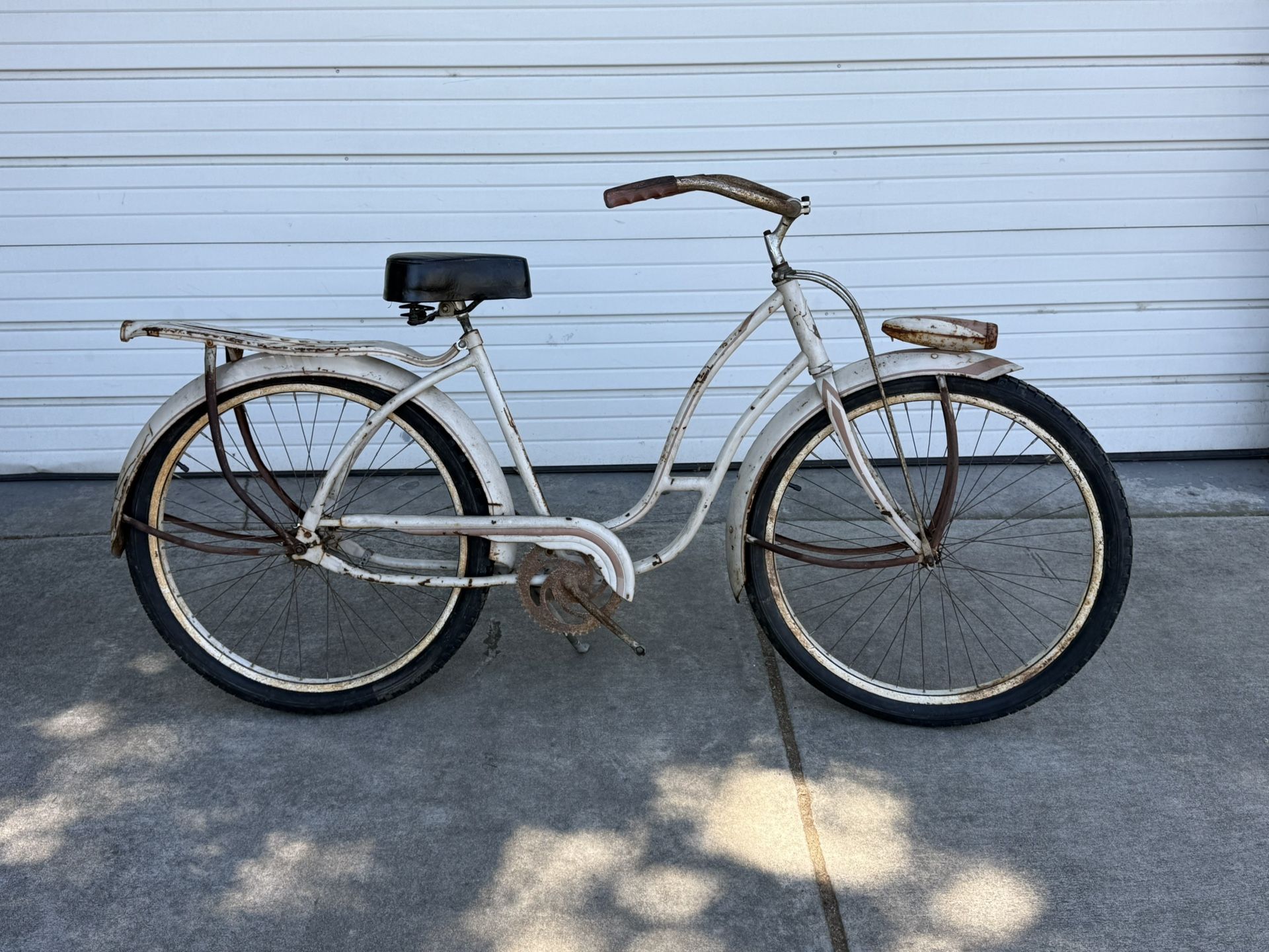 Vintage Hawthorn 26” Cruiser With Truss Bars Art Deco