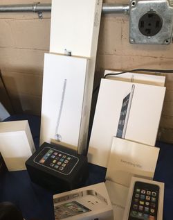 iPhone & Apple key board, iPad boxes