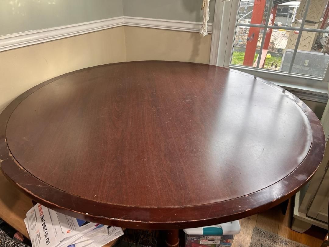 Round Kitchen Table (Brown)