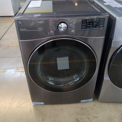 LG Gas Dryer 7.4 cu.ft Retail Price $1704 SAVE$1057