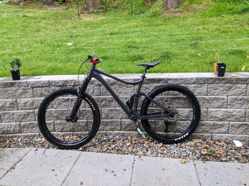 2021 Giant Stance