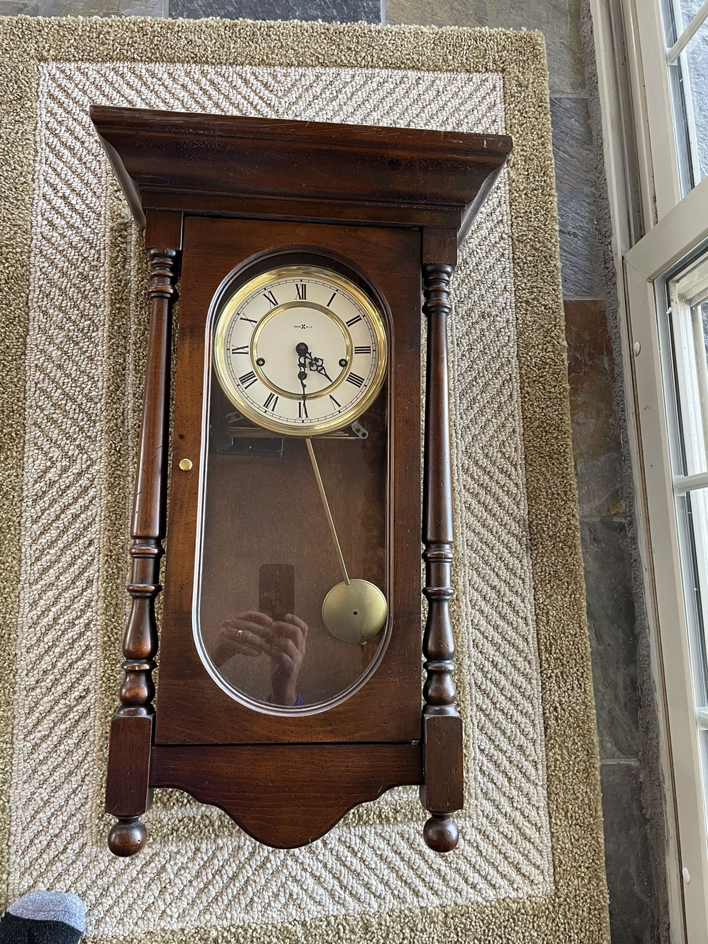 Antique Howard Miller Clock In Good Condition