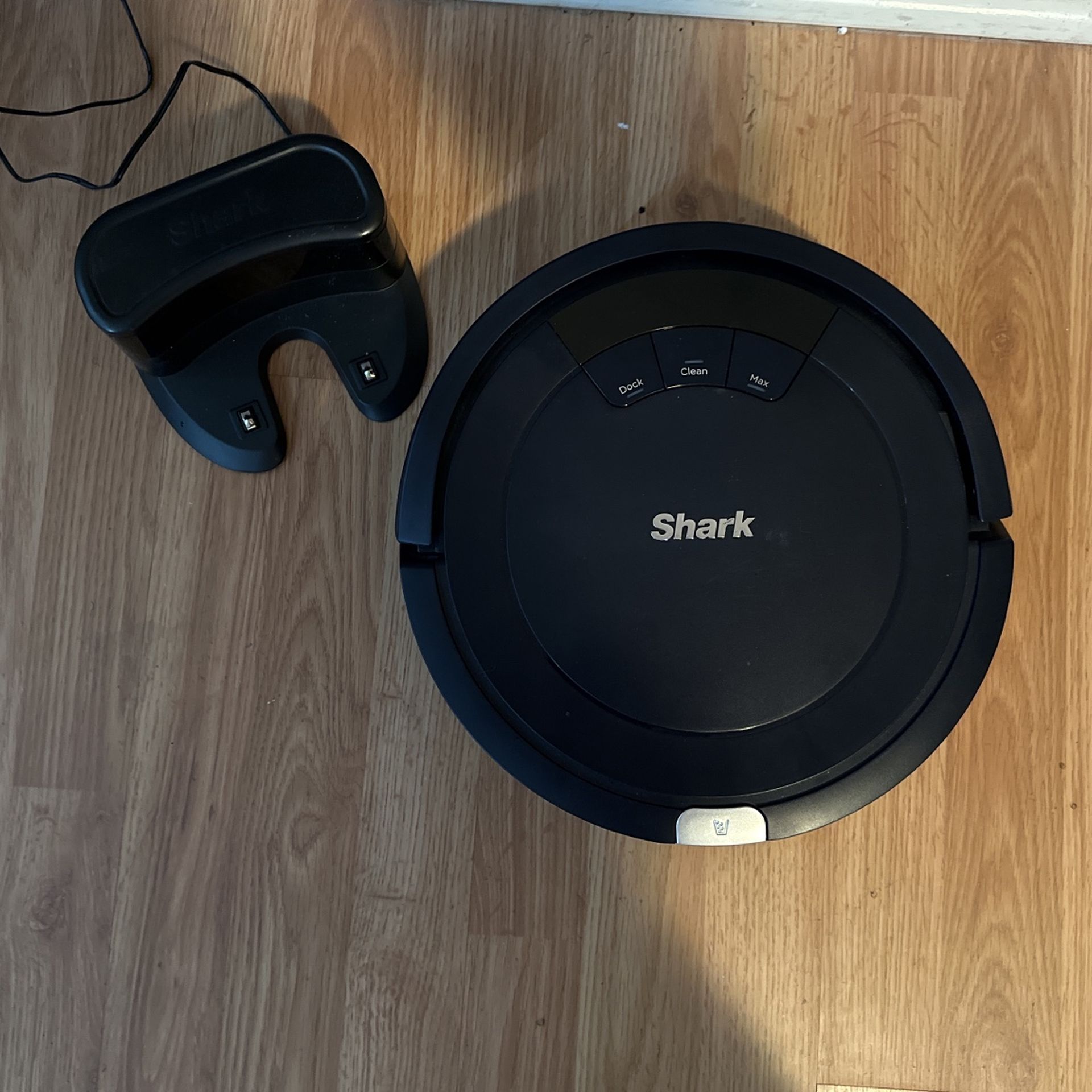 Shark robot vacuum