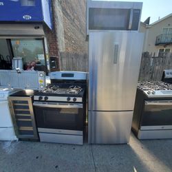 Stove Fridge And Microwave Stainless Warranty  Readycto Deliver 6 Month Warranty  $1100 Readyvto Deliver Install Micowave 150 Extra301 Saundview Ave B