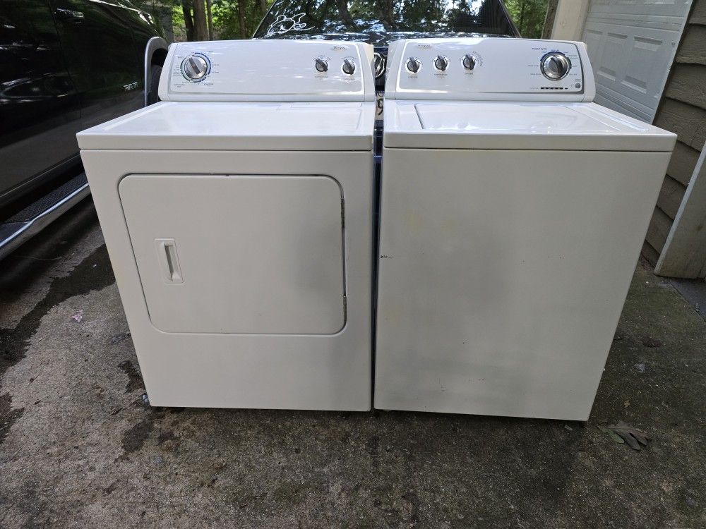 ✳️FREE DELIVERY❇️2yrs OLD WHIRLPOOL LARGE CAPACITY WASHER AND DRYER SET LIKE-NEW CONDITION 