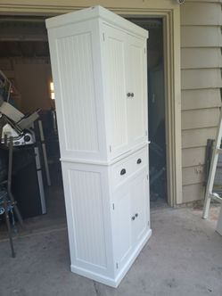 Traditional kitchen pantry cabinet
