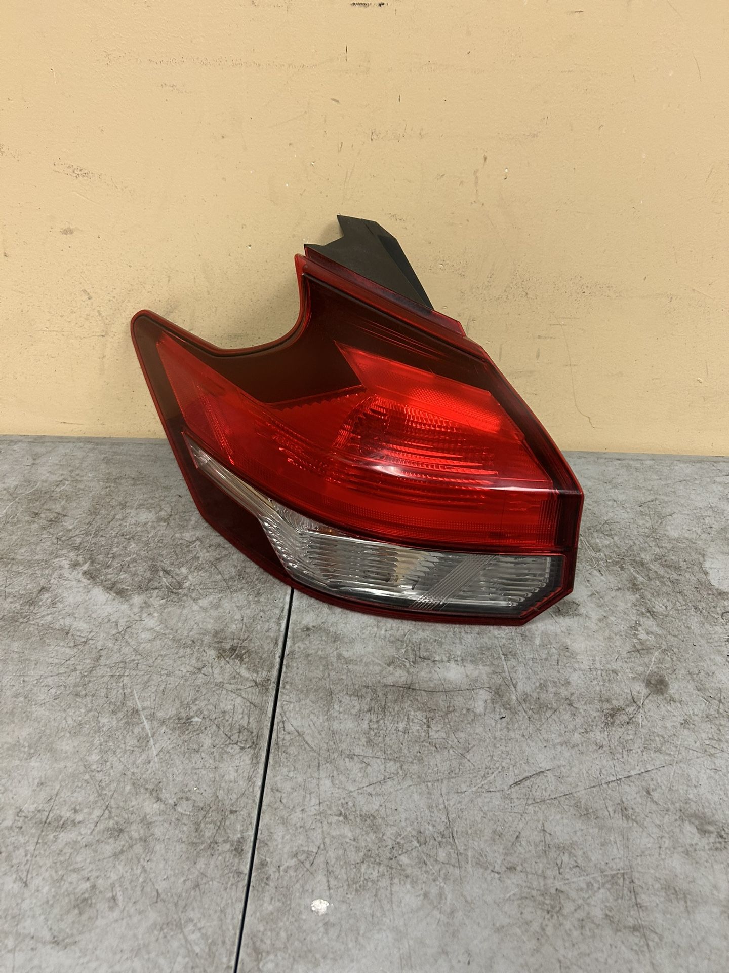 2018 2019 2020 Nissan Kicks Left Tail Light Oem