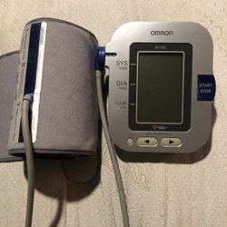 BLOOD PRESSURE MONITOR 