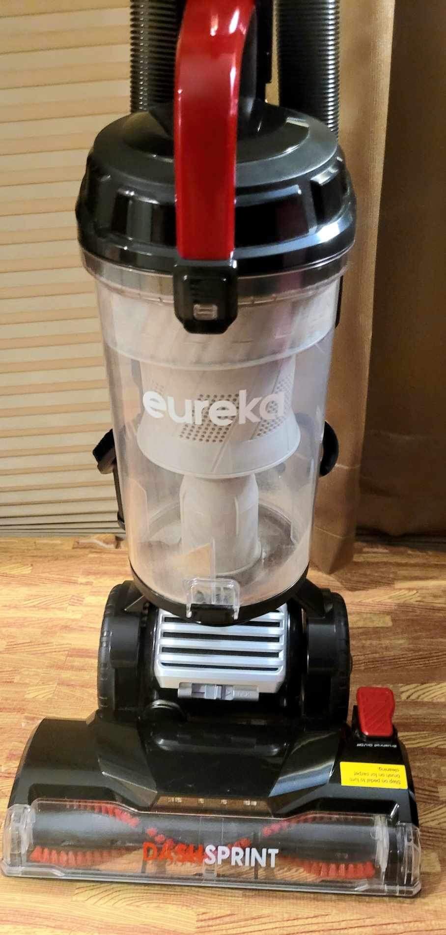 Eureka Dash Sprint Vacuum Cleaner - Hardly Used, Works Perfectly - Northeast Glendale