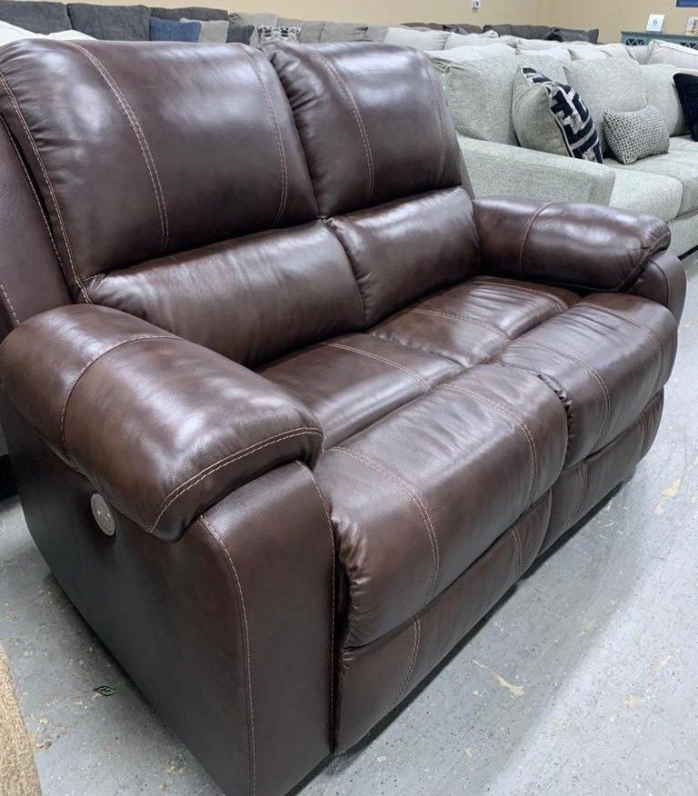 Rackingburg Mahogany Reclining Loveseat
